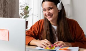Read more about the article 10 Best Online Courses for Career Advancement in 2025