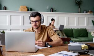 Read more about the article 7 Best Leadership and Productivity Courses for Remote Workers
