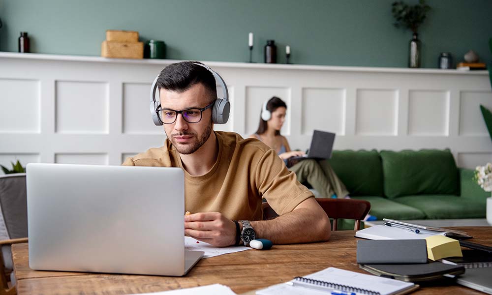 Read more about the article 7 Best Leadership and Productivity Courses for Remote Workers
