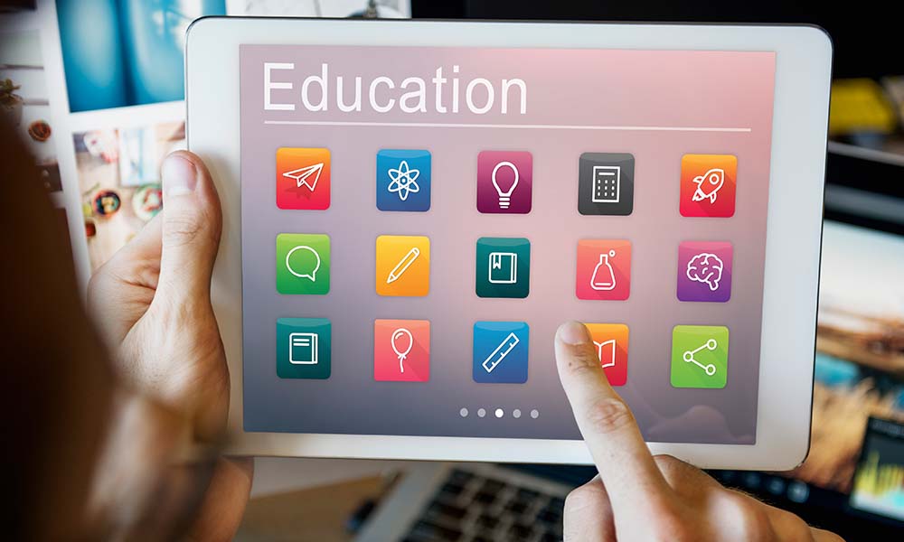 Read more about the article Top 7 Online Learning Platforms for Professional Development